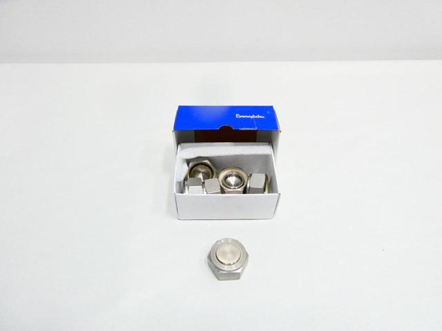 BOX OF 6 SWAGELOK SS-1610-P STAINLESS PIPE PLUG 1IN