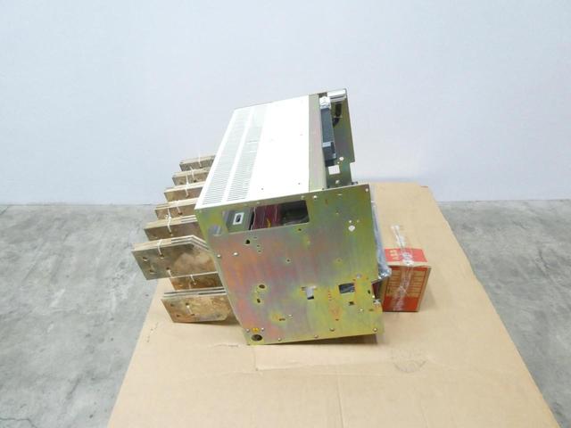 ABB E4 W/FP_UL RV RV 3 BREAKER CHASSIS 400V-AC