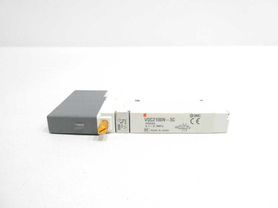 SMC VQC2100N-5C PNEUMATIC SOLENOID VALVE 0.7MPA