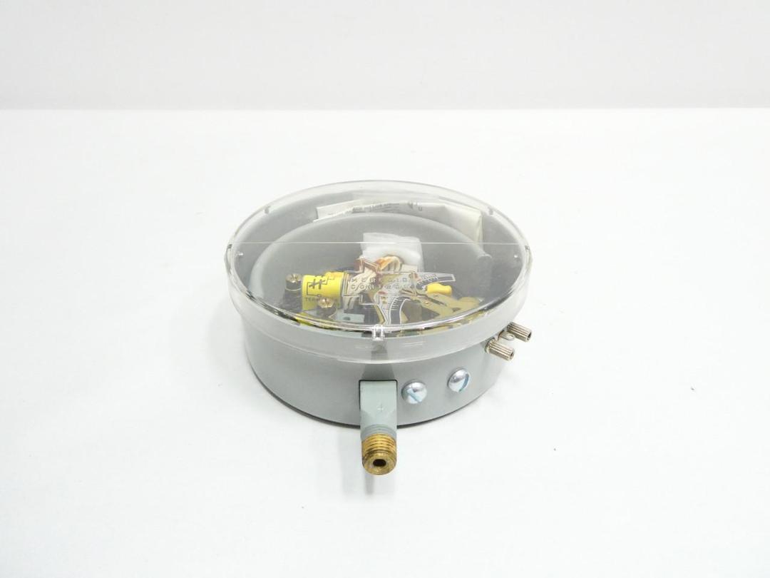 MERCOID DA-31-153-9 PRESSURE SWITCH 10-300PSI 120/240V-AC