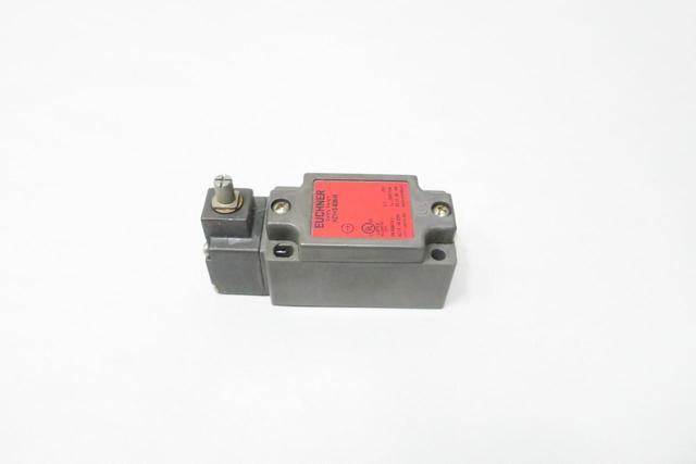 EUCHNER NZ1HS-538-M SAFETY SWITCH 230V-AC
