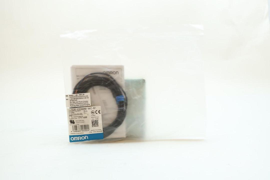 OMRON E2E-C03SR8-WC-B1 2M 10-30V-DC PROXIMITY SENSOR