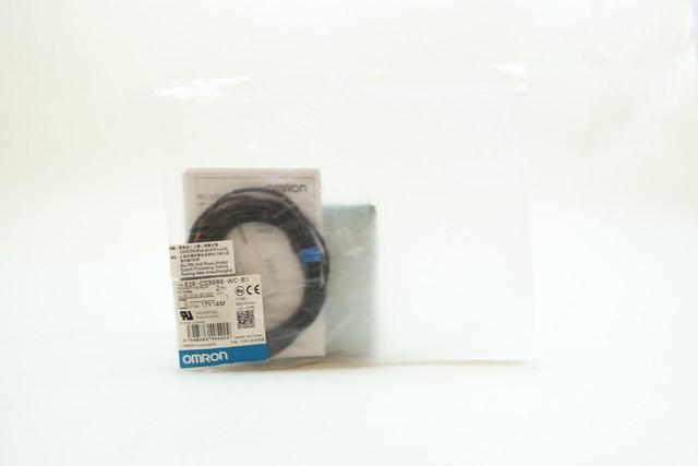 OMRON E2E-C03SR8-WC-B1 2M 10-30V-DC PROXIMITY SENSOR