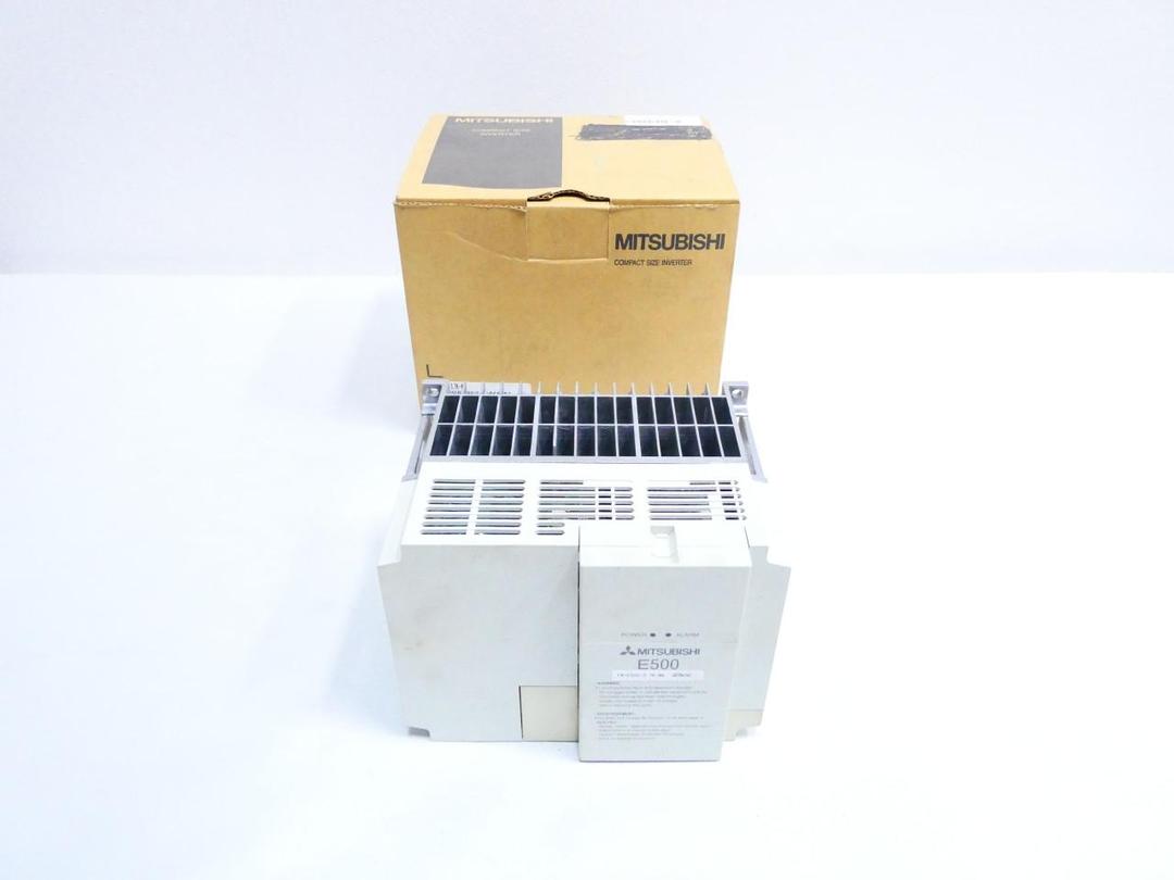 MITSUBISHI FR-E520-3.7K-NA AC VFD DRIVE 200-240V-AC 0.2-400HZ 200-240V-AC 5HP