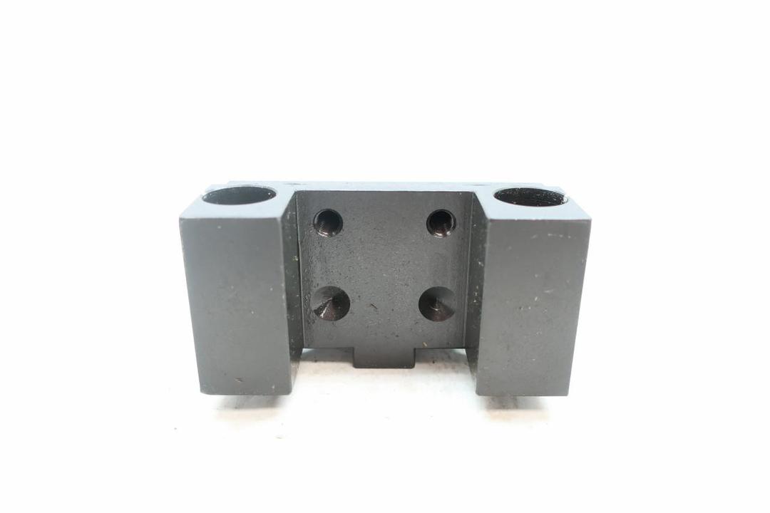 I-L23590237A TOOL HOLDER