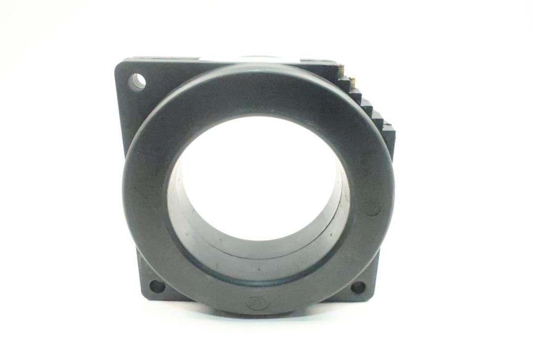 ABB SCV-200 6353C88H03 CURRENT TRANSFORMER 200:5A 600V-AC