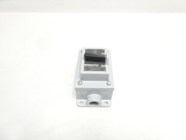 ALLEN BRADLEY 600-TCX5 MANUAL STARTING SWITCH 1HP