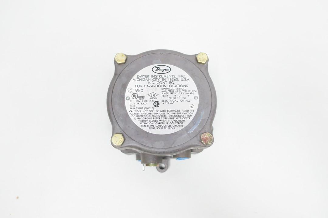 DWYER 1950-0-6B PRESSURE SWITCH 45IN-H2O 125V-AC