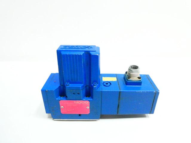 MOOG D691Z2094G Q30DBAACVES2M HYDRAULIC SERVO VALVE 210BAR 24V-DC