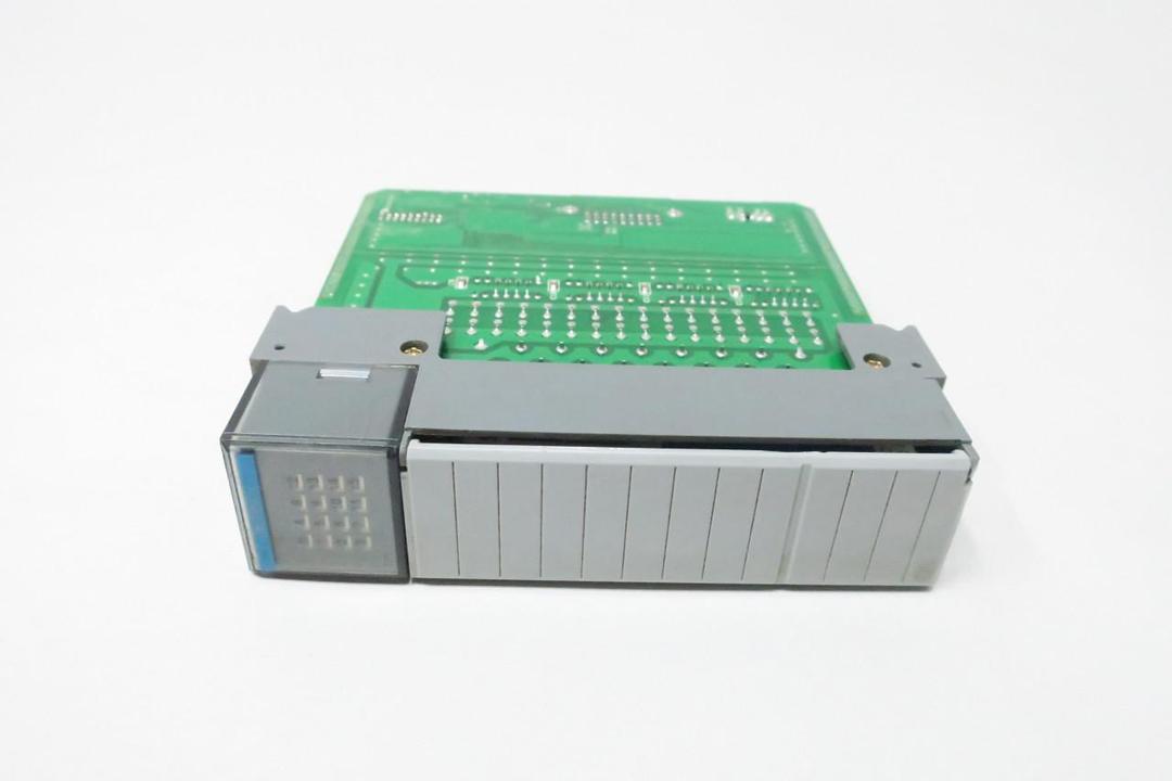 ALLEN BRADLEY 1746-OG16 SLC500 OUTPUT MODULE SER C