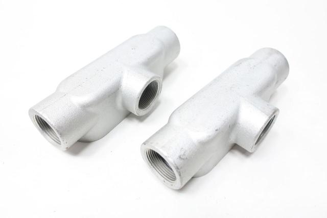 BOX OF 2 CROUSE HINDS T448 CONDUIT OUTLET BODY 1-1/4IN