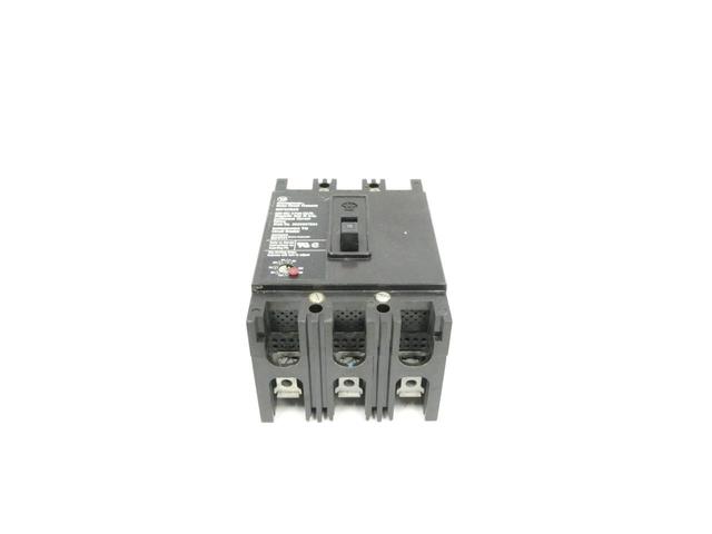 WESTINGHOUSE MCP03150R MOLDED CASE CIRCUIT BREAKER 3P 15A AMP 600V-AC