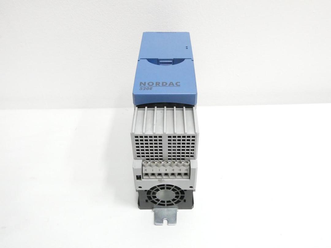 NORD SK 520E-221-340-A-KAR NORDAC INVERTER 380-480V-AC 0-400HZ 0-480V-AC 3HP