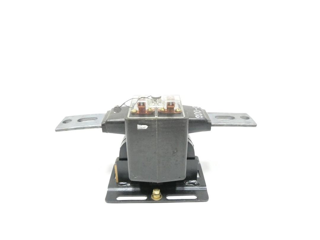 GENERAL ELECTRIC GE CM-2.5 85021009 CURRENT TRANSFORMER 200:5A 2.5KV-AC