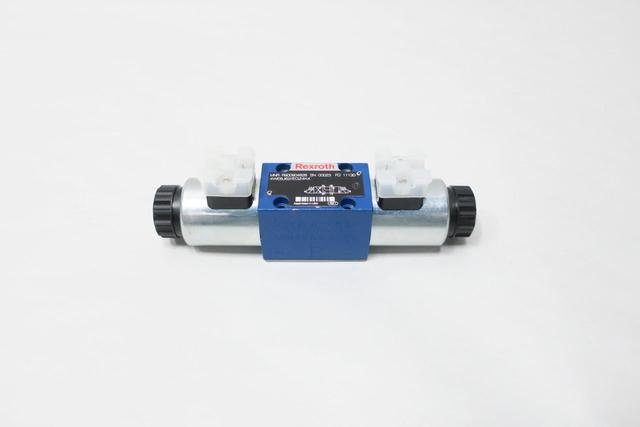 REXROTH R900904828 HYDRAULIC DIRECTIONAL CONTROL VALVE