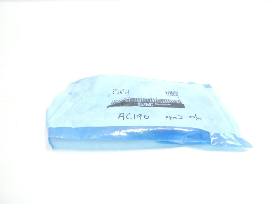 SMC SYJA724 PNEUMATIC PILOT VALVE 0.7MPA