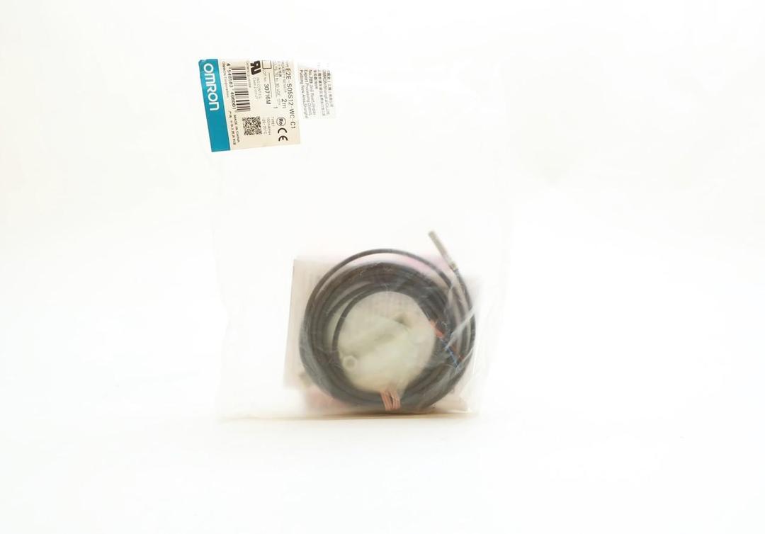 OMRON E2E-S05S12-WC-C1 2M 10-30V-DC PROXIMITY SENSOR