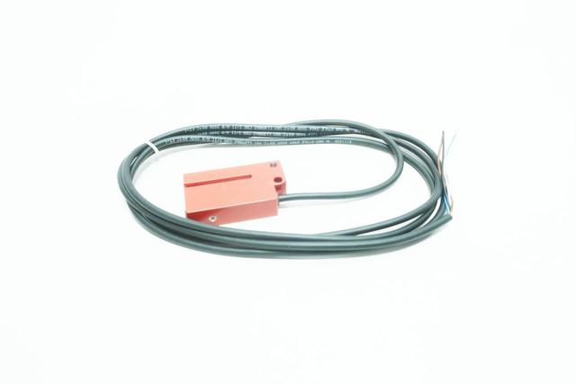 LEUZE ELECTRONIC GS 06/66-2 50039567 10-30V-DC PHOTOELECTRIC SENSOR