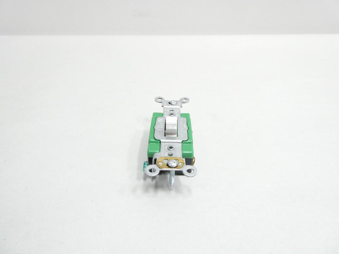 LEVITON 3031-2W SINGLE POLE TOGGLE SWITCH 30A 120/277V-AC