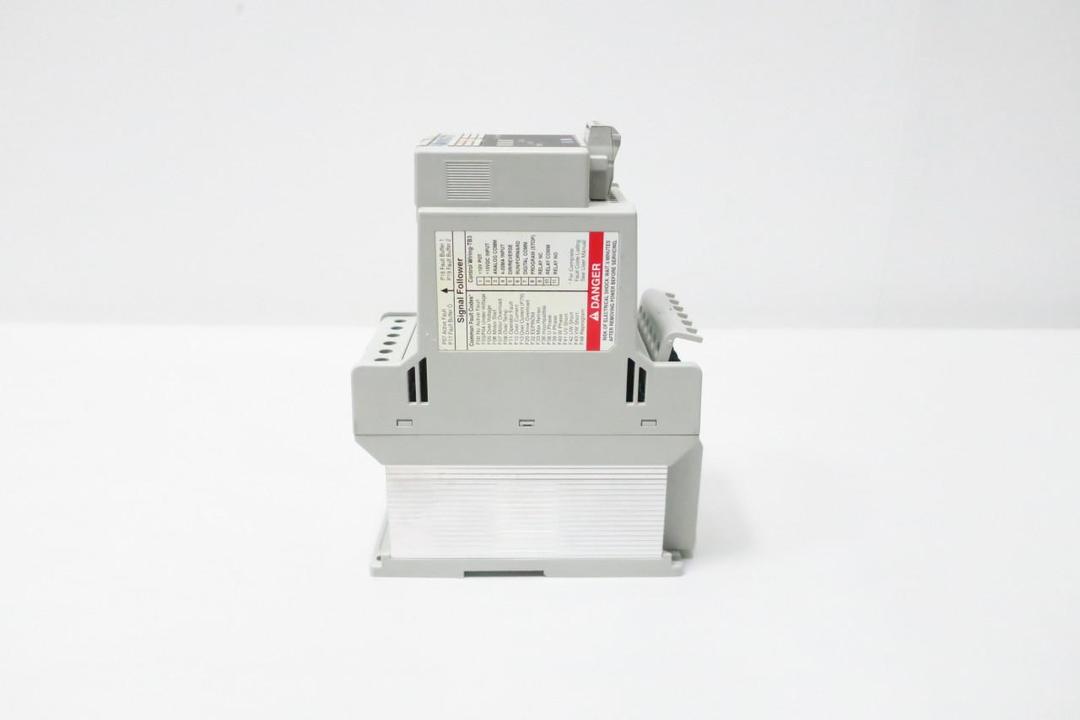 ALLEN BRADLEY 160-BA06NSF1P1 AC VFD DRIVE 380-460V-AC 0-240HZ 380-460V-AC 3HP