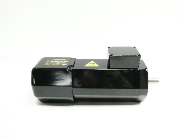 SUGINO MACHINE S7526-200/220 AC MOTOR 3PH 0.75KW 3000RPM 200/220V-AC