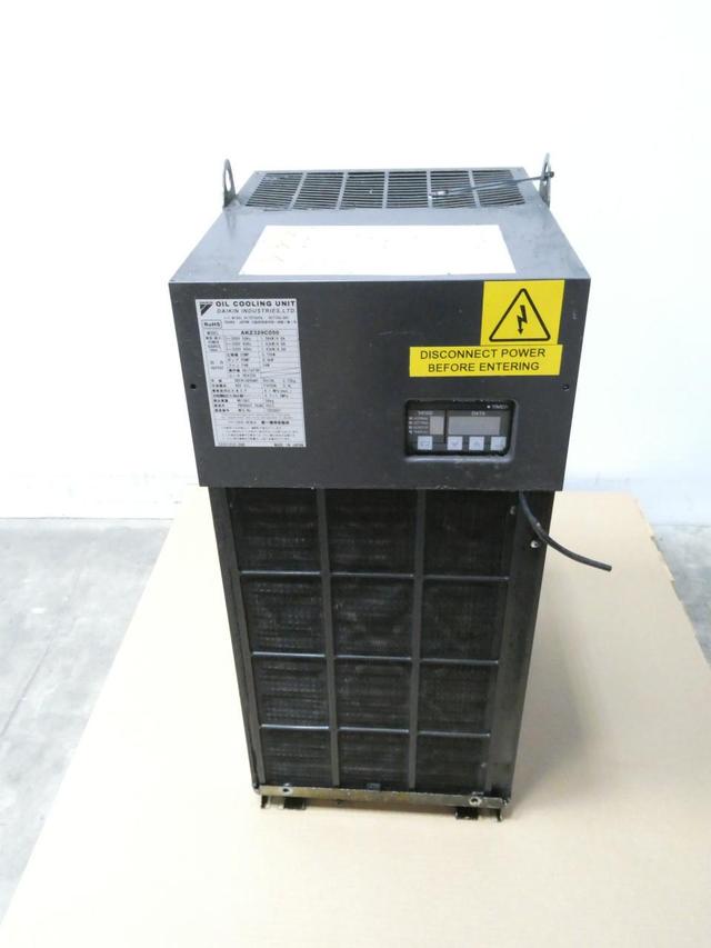 DAIKIN AKZ329C050 OIL COOLING UNIT 200/220V-AC 1.43KW
