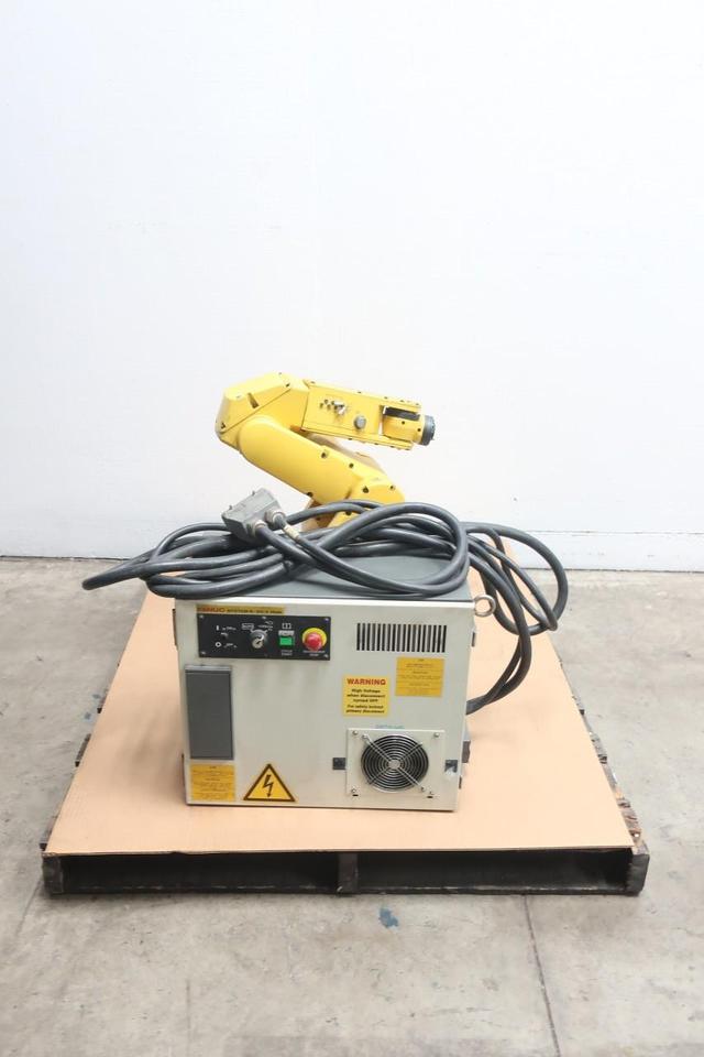 FANUC A05B-2551-B160 A05B-1139-B204 LR MATE 200iC ROBOT CONTROLLER ASSEMBLY