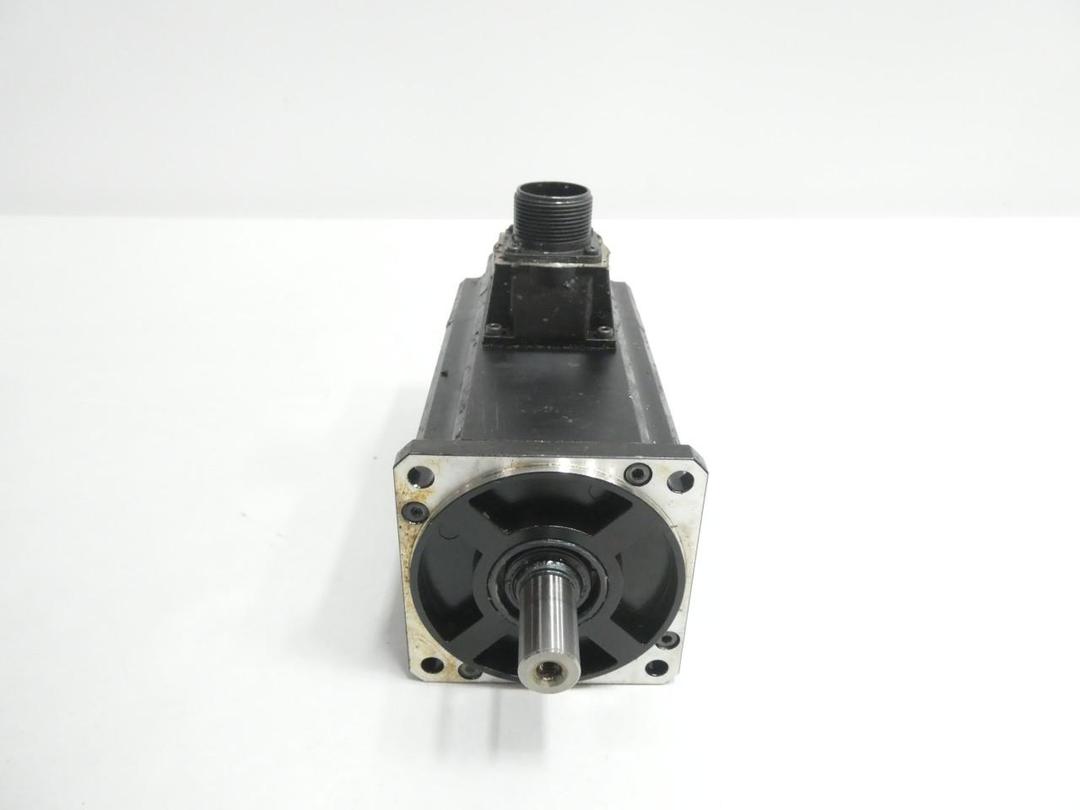 SANYO DENKI Q2AA08100DXP5B SERVO MOTOR 3PH 1000W 3000RPM 200V-AC