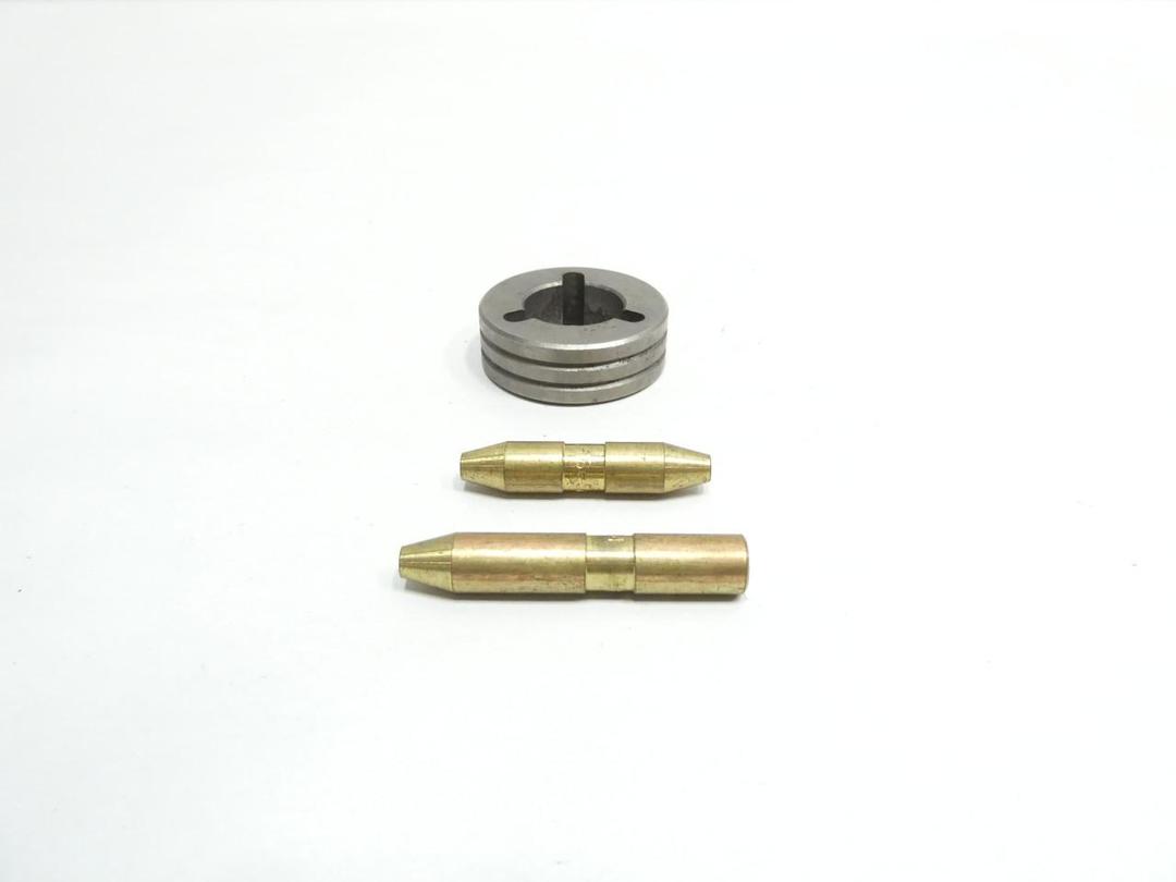 MILLER 046784 1/16IN V GROVE DRIVE ROLL KIT