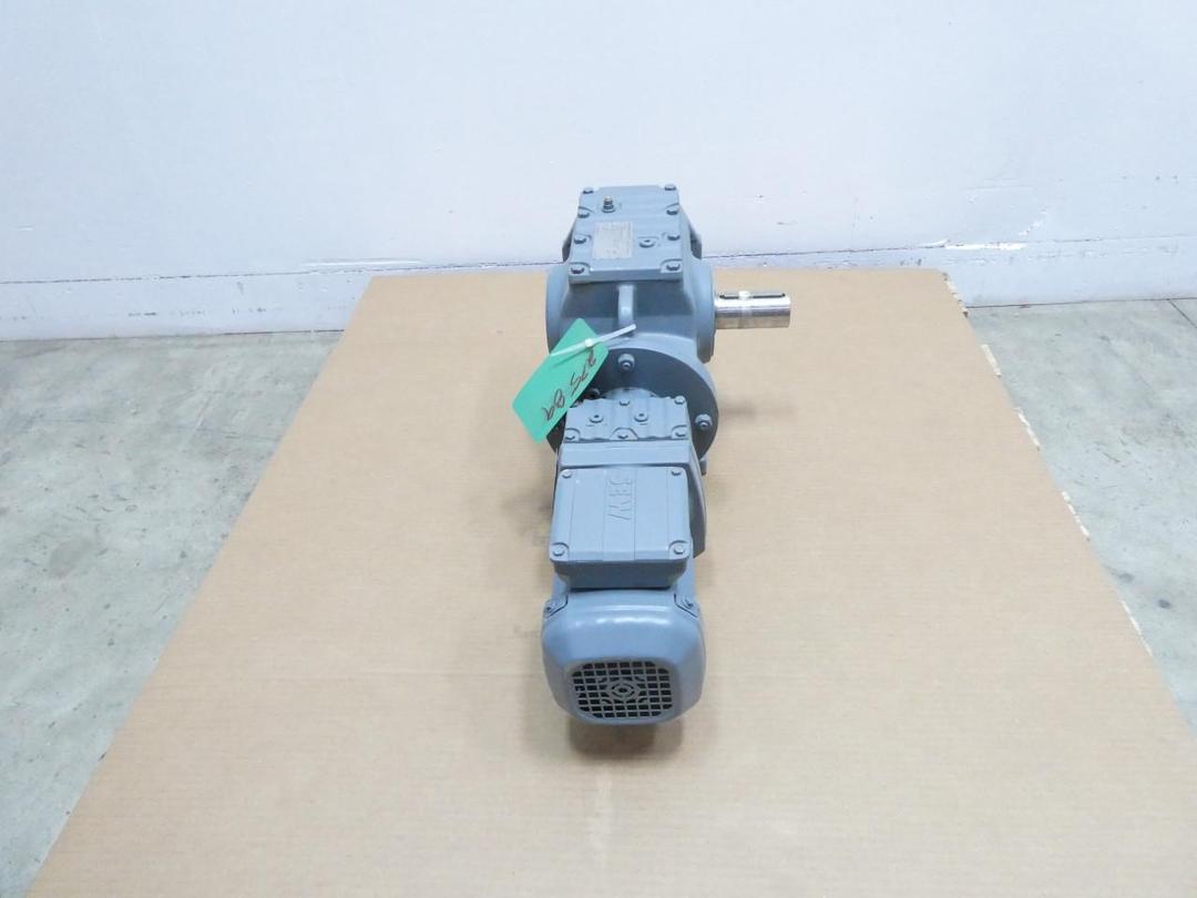 SEW EURODRIVE S77 R37 DRS71S4/RI GEARMOTOR 0.94RPM 3PH 0.5HP 330/575V-AC