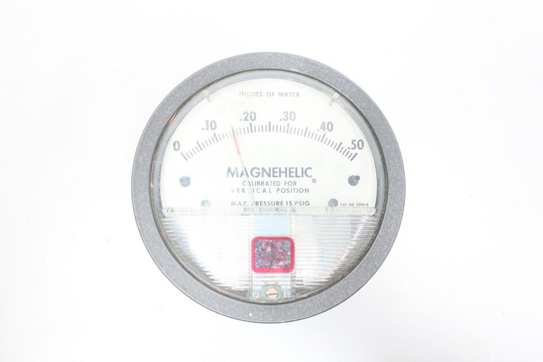 DWYER 2000-0 MAGNEHELIC PRESSURE GAUGE 0-0.5IN-H2O