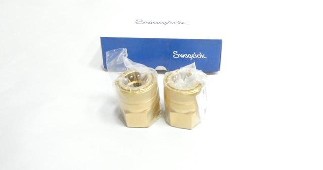 BOX OF 2 SWAGELOK B-QF16-B-16PF BRASS QUICK CONNECT COUPLING 1IN NPT