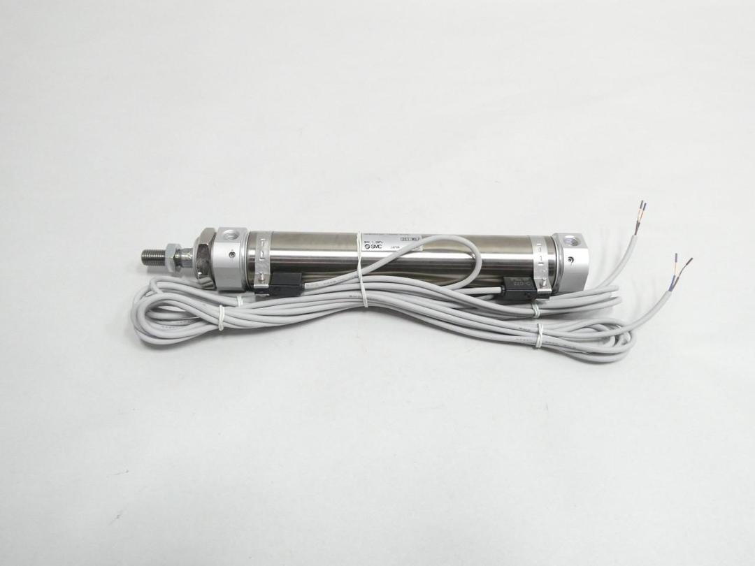 SMC CDM2BZ32-150AZ-C73L DOUBLE ACTING PNEUMATIC CYLINDER 32MM 150MM 145PSI