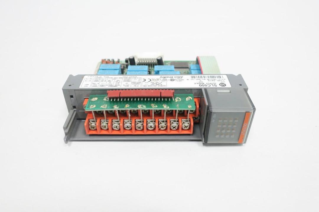 ALLEN BRADLEY 1746-OW16 SLC 500 OUTPUT MODULE SER C