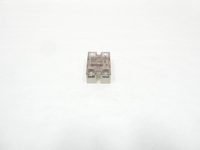 OMRON G3NA-220B SOLID STATE RELAY 5-24V-DC 20A 24-240V-AC