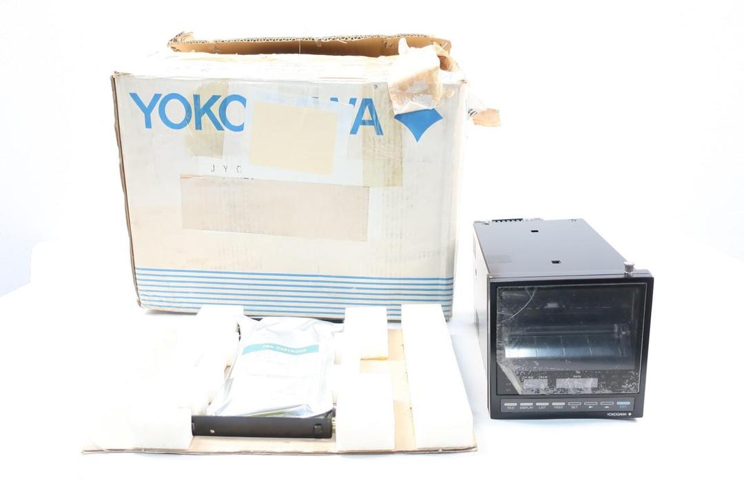 YOKOGAWA 4261-32-32/AK04/REM24 TEMPERATURE RECORDER