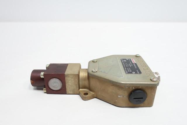 REXROTH R900383624 600BAR PRESSURE SWITCH 250V-AC 40V-DC