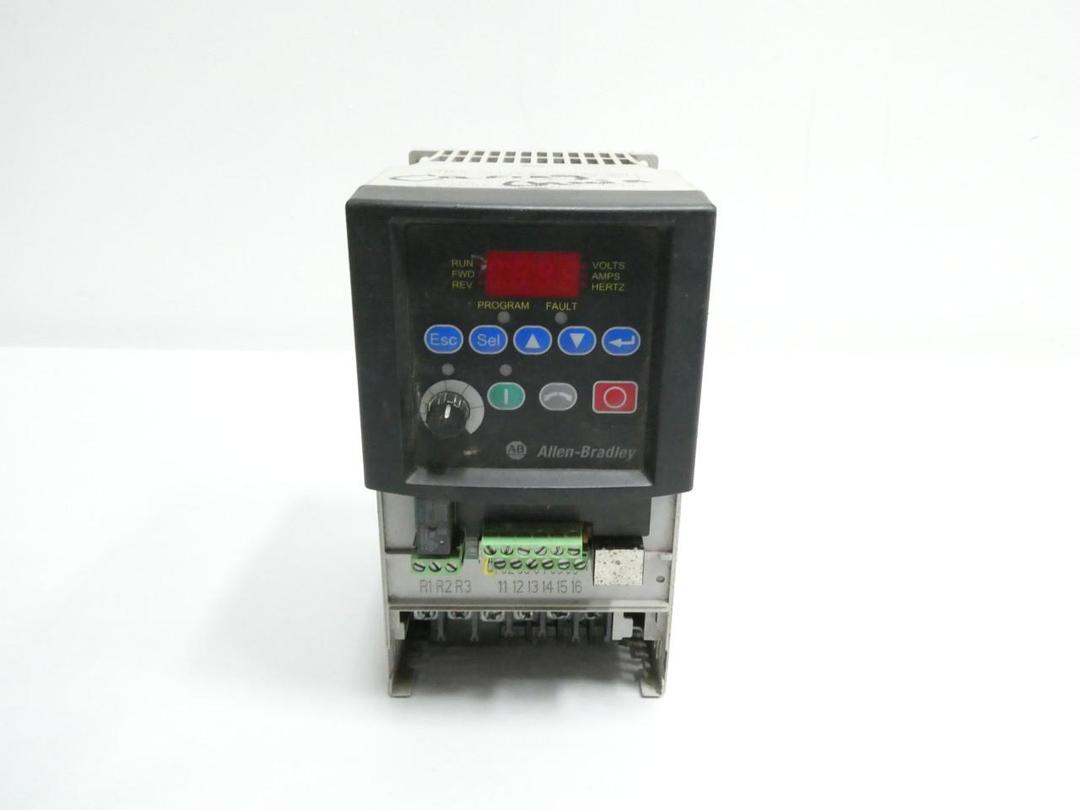 ALLEN BRADLEY 22A-D6P0N104 POWERFLEX 4 AC VFD DRIVE 0-240HZ 0-460V-AC 3HP