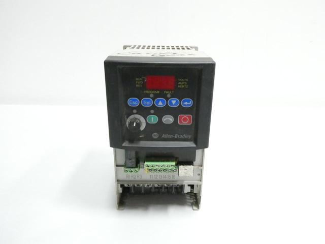 ALLEN BRADLEY 22A-D6P0N104 POWERFLEX 4 AC VFD DRIVE 0-240HZ 0-460V-AC 3HP
