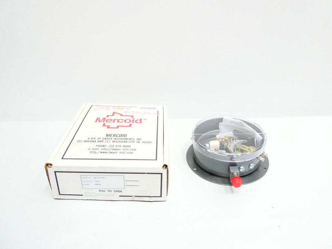 MERCOID DA-23-3-10S PRESSURE SWITCH 1/4IN 25-600PSI 120-440V-AC 120/240V-DC