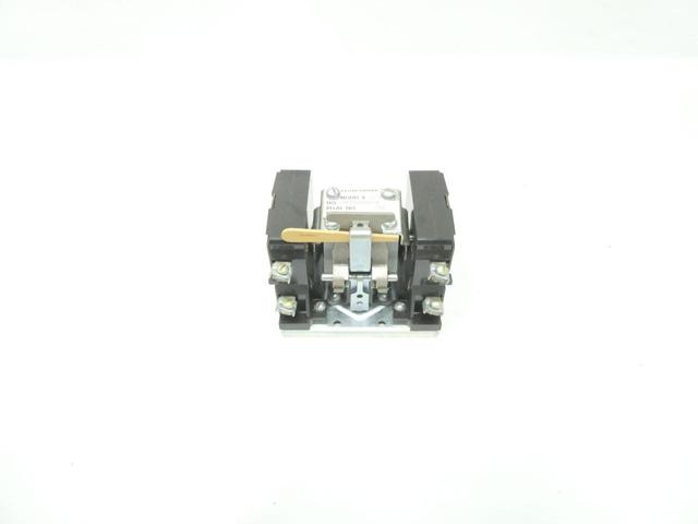 CUTLER HAMMER 9575H2007A MAGNETIC A.C. RELAY 10A AMP 120V-AC