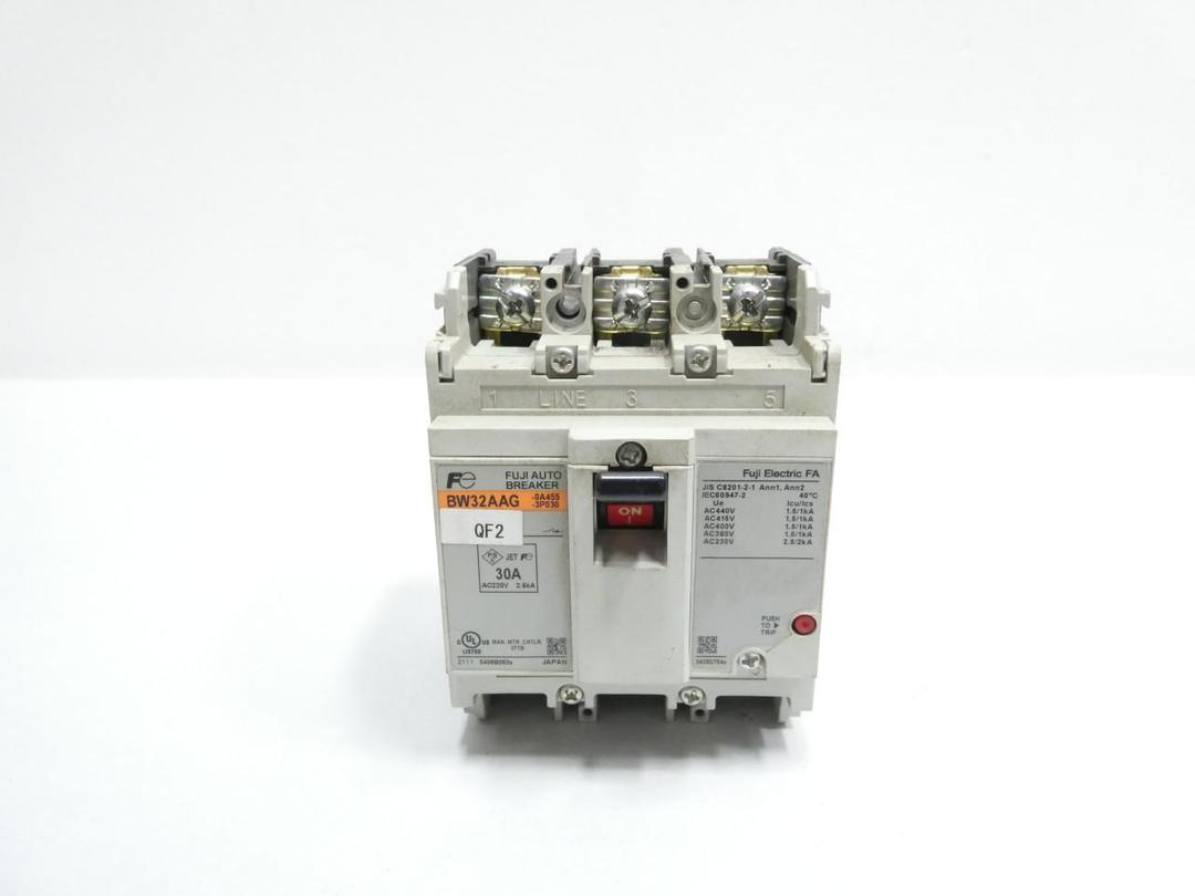 FUJI BW32AAG 0A455-3P030 MOLDED CASE CIRCUIT BREAKER 3P 30A AMP 220V-AC