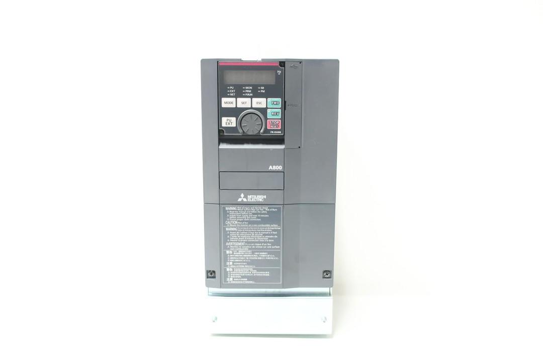 MITSUBISHI FR-A820-00167-1-N6 AC VFD DRIVE 200-240V-AC 0.2-590HZ 200-240V-AC 3HP