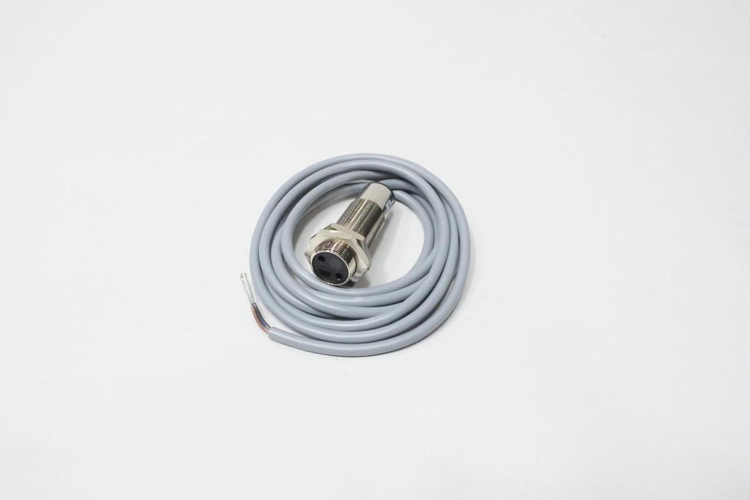 BAUMER FZAM 18P10/403508 PHOTOELECTRIC SENSOR 24V-DC