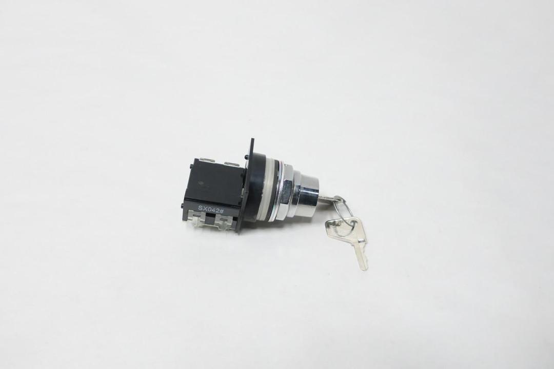 GENERAL ELECTRIC GE CR104PSK21A91R 2 POS SELECTOR SWITCH