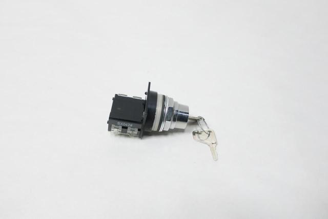 GENERAL ELECTRIC GE CR104PSK21A91R 2 POS SELECTOR SWITCH