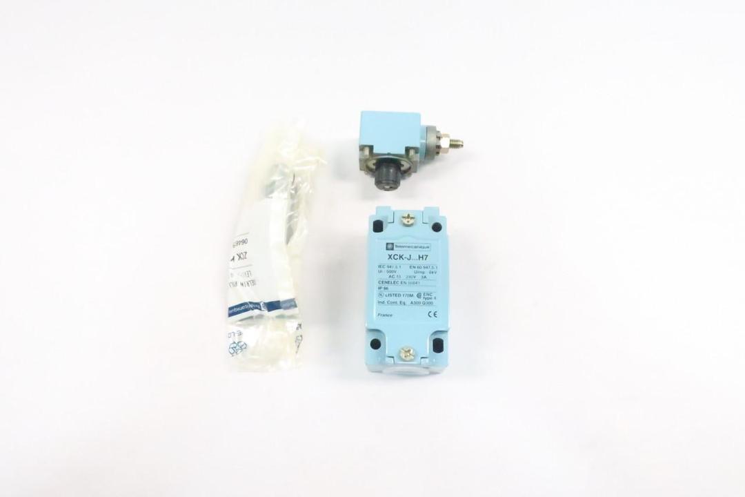 TELEMECANIQUE XCKJ10511 LIMIT SWITCH 240V-AC