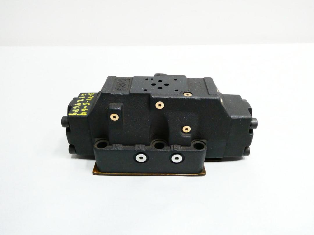 VICKERS DG5V-8-H-2C-M-FW-B-10 HYDRAULIC DIRECTIONAL CONTROL VALVE 5000PSI