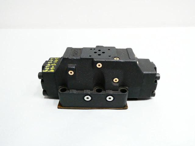 VICKERS DG5V-8-H-2C-M-FW-B-10 HYDRAULIC DIRECTIONAL CONTROL VALVE 5000PSI