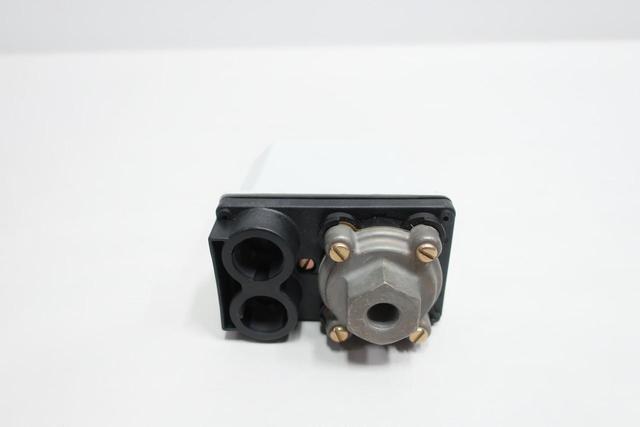 MOELLER MCS11-SOND-0D PRESSURE SWITCH 2A 11BAR 230V